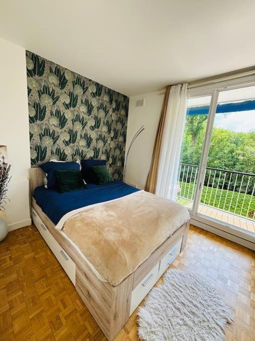 Proche Chateau De Versailles Avec Balcon Vu Sur Une Foret Et Parking Gratuit Pour 5 Personnes Maximum Екстер'єр фото